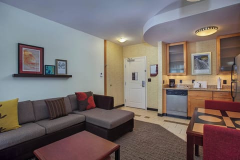 Desk, blackout drapes, iron/ironing board, free WiFi