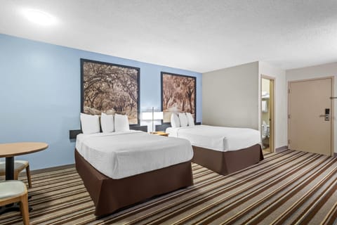 Room, 2 Double Beds, Non Smoking (2nd Floor) | Desk, iron/ironing board, cribs/infant beds, free WiFi