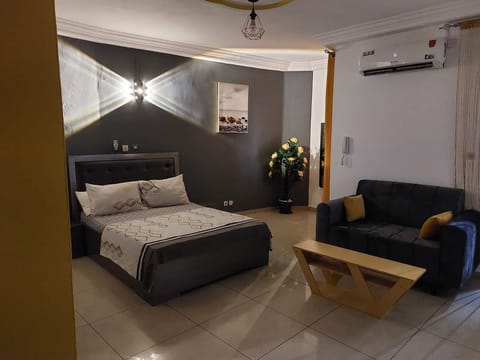 Studio | Blackout drapes, WiFi (surcharge), individually decorated