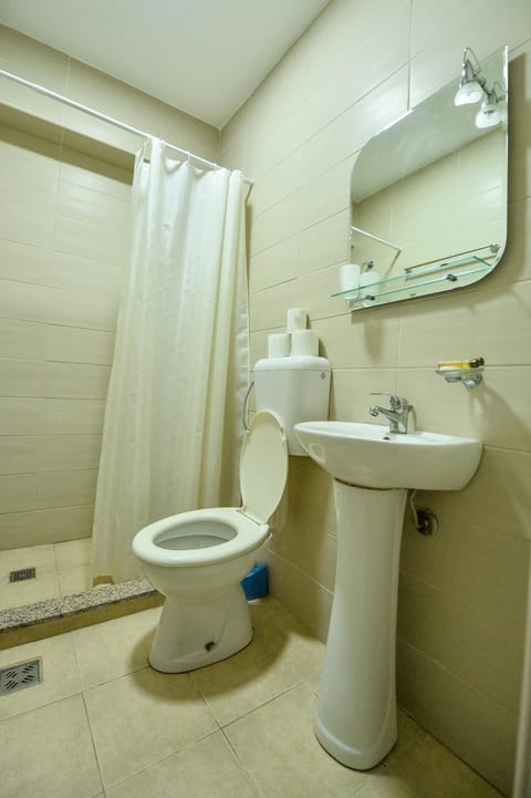 Free toiletries, towels, soap, toilet paper