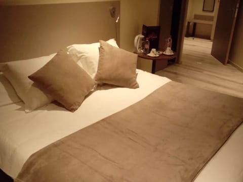 Suite, Terrace, City View (Balneo) | Desk, laptop workspace, soundproofing, free WiFi