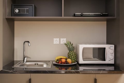 Standard Room (Parthenon) | Private kitchenette | Mini-fridge, stovetop, espresso maker, coffee/tea maker