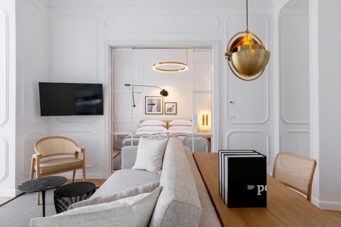 Suite (Beletage) | Egyptian cotton sheets, premium bedding, down comforters, pillowtop beds