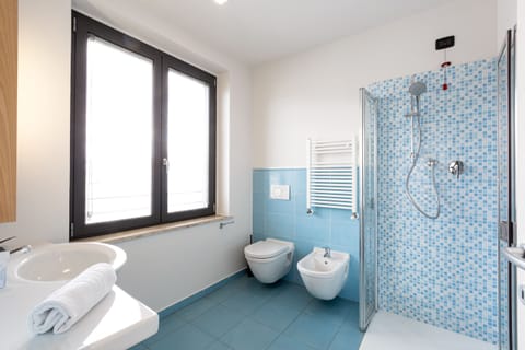 Superior Double or Twin Room | Bathroom | Designer toiletries, hair dryer, bidet, towels
