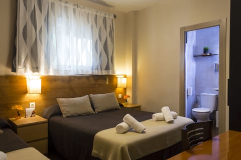 Standard Triple Room, Private Bathroom | In-room safe, soundproofing, iron/ironing board, free WiFi