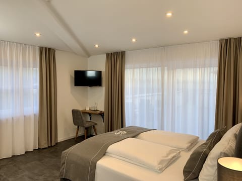 Junior Suite Roof | In-room safe, desk, blackout drapes, soundproofing