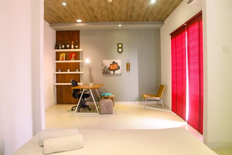 Room | 2 bedrooms, desk, WiFi (free), bed sheets