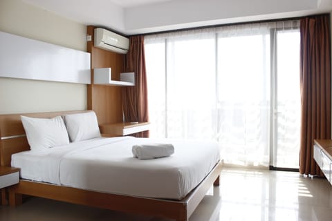 Room | Desk, free WiFi, bed sheets