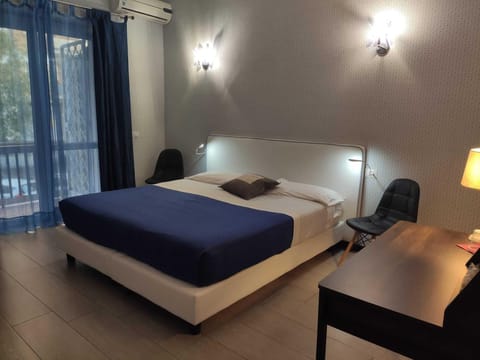 Deluxe Room | Egyptian cotton sheets, premium bedding, down comforters, free minibar