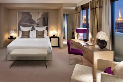 Panoramic Suite | Premium bedding, minibar, in-room safe, desk