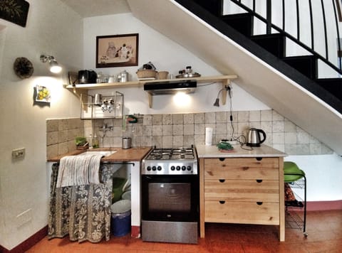 Family Cottage, 3 Bedrooms (Il Mandorlo) | Private kitchen | Full-size fridge, oven, stovetop, electric kettle