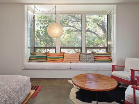 Deluxe Suite, 1 King Bed, Courtyard View (Courtyard King Studio) | Hypo-allergenic bedding, minibar, individually decorated, desk