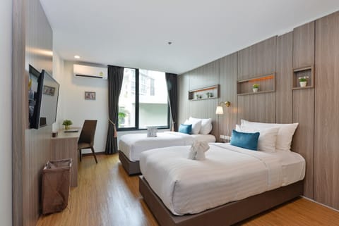 Superior Twin Room | Desk, laptop workspace, soundproofing, WiFi (free)