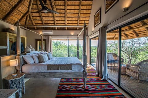 Luxury Baobab Tree Cottage (1) | Premium bedding, Select Comfort beds, minibar, soundproofing