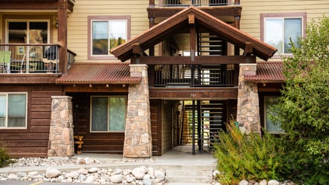 Condo, 2 Bedrooms | Exterior
