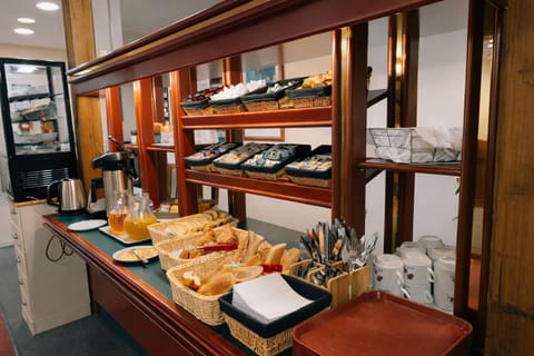 Daily buffet breakfast (EUR 8.00 per person)
