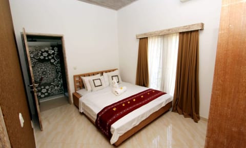 Family Villa | Individually decorated, individually furnished, desk, free WiFi