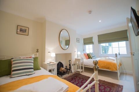 Twin Room | Hypo-allergenic bedding, pillowtop beds, individually decorated