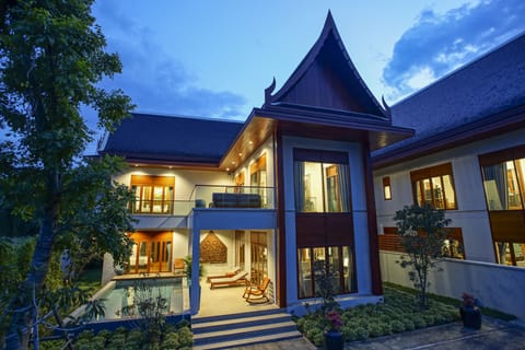 Front of property - evening/night