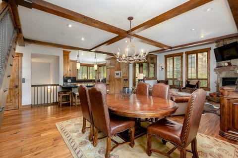 House, 4 Bedrooms | Dining