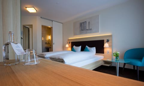 Standard Double Room | In-room safe, soundproofing, free WiFi, bed sheets