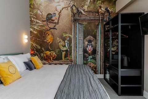 In-room safe, soundproofing, free WiFi