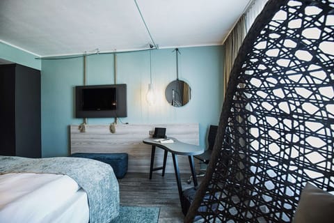 Standard Double Room | Hypo-allergenic bedding, in-room safe, desk, laptop workspace