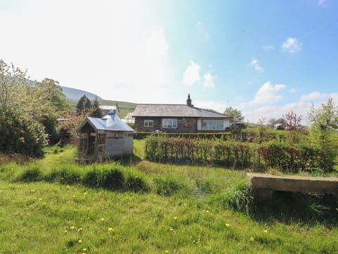 Cottage | Property grounds