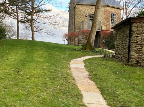 Cottage | Property grounds