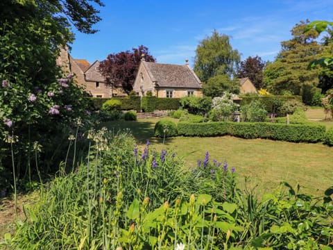 Cottage | Property grounds