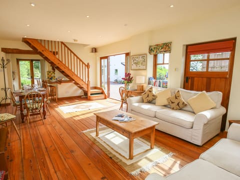 Cottage | Interior