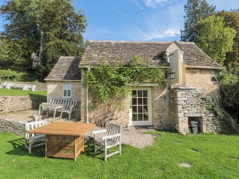 Cottage | Outdoor dining
