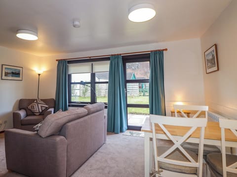 Cottage | Living area | TV
