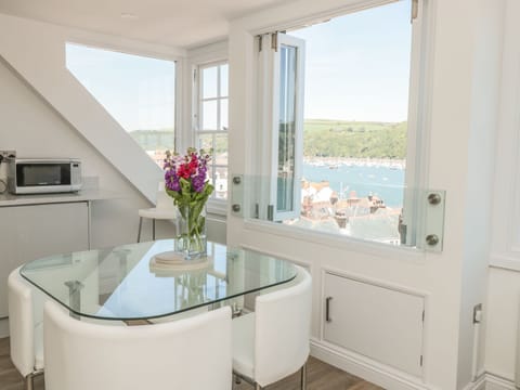 Cottage | Private kitchen | Fridge, stovetop, dishwasher, highchair