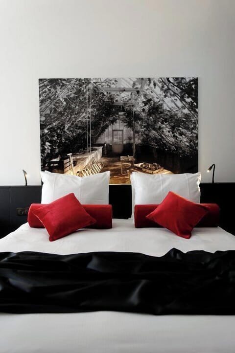 Superior Double Room | Minibar, in-room safe, desk, laptop workspace