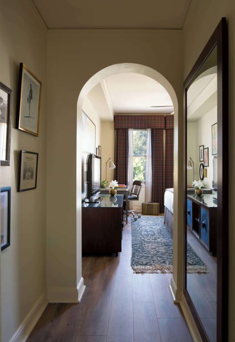 Egyptian cotton sheets, premium bedding, pillowtop beds, in-room safe