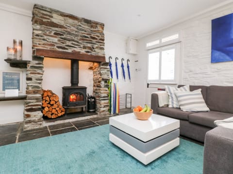 Cottage | Living area | TV