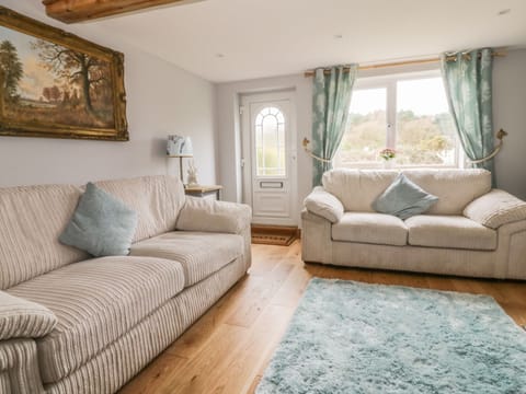Cottage | Living area | TV