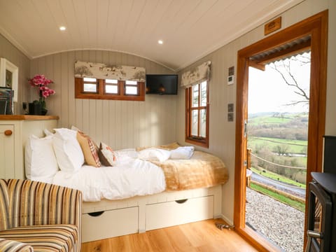 Cottage | 1 bedroom, individually decorated, individually furnished, free WiFi