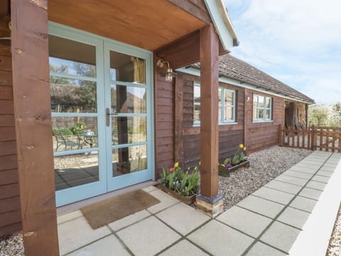 Cottage | Property grounds