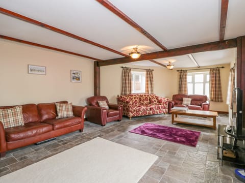 Cottage | Living room | TV