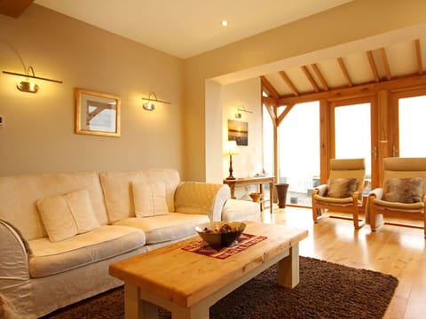 Cottage | Living area