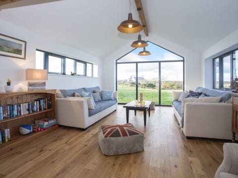 Cottage | Living area