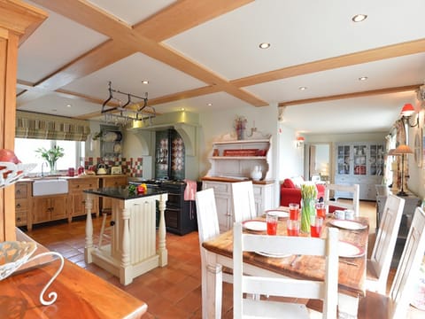 Cottage | Interior