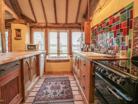 Cottage | Private kitchen | Cookware/dishes/utensils