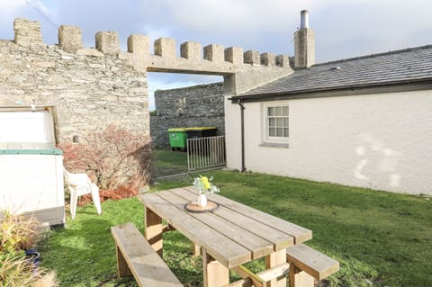 Cottage | Property grounds