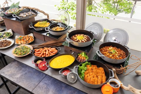 Daily buffet breakfast for a fee