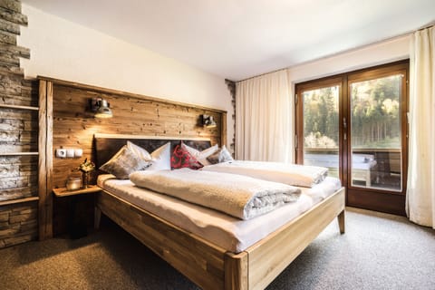 Suite, Private Bathroom