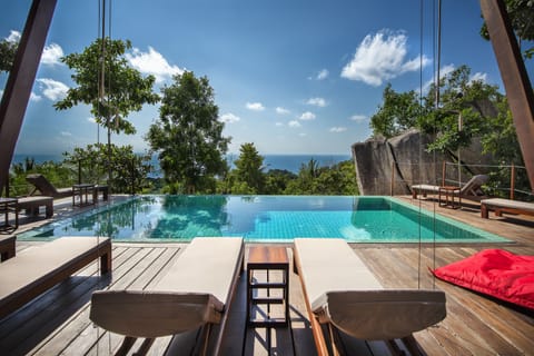 Poolside bar