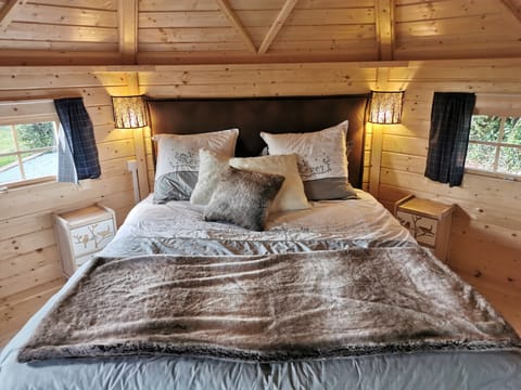 Signature Tree House, 1 Queen Bed, Terrace, Garden View (Kota Ty Bihan) | Premium bedding, blackout drapes, free WiFi